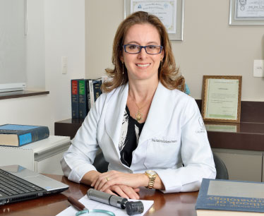 Dra. Andrea Paula de Almeida