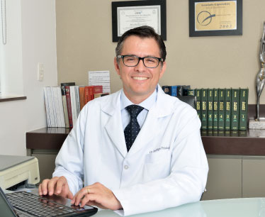Dr. Andrea Paula de Almeida